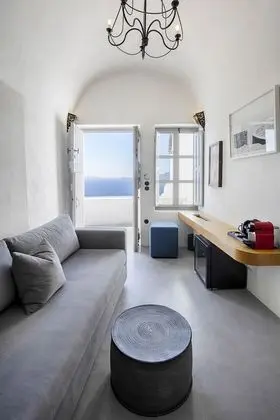 Grand Suite with Plunge Pool and Caldera View