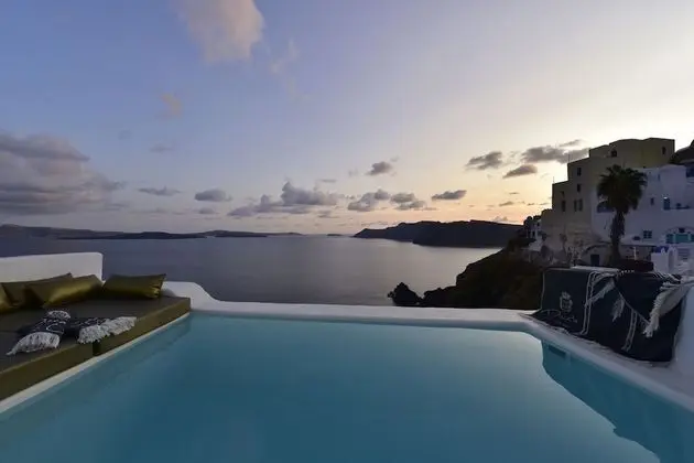 Grand Suite with Plunge Pool and Caldera View