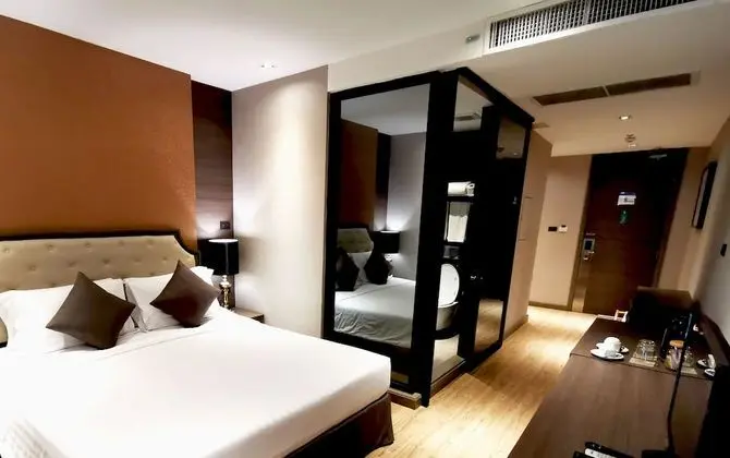 Studio Room