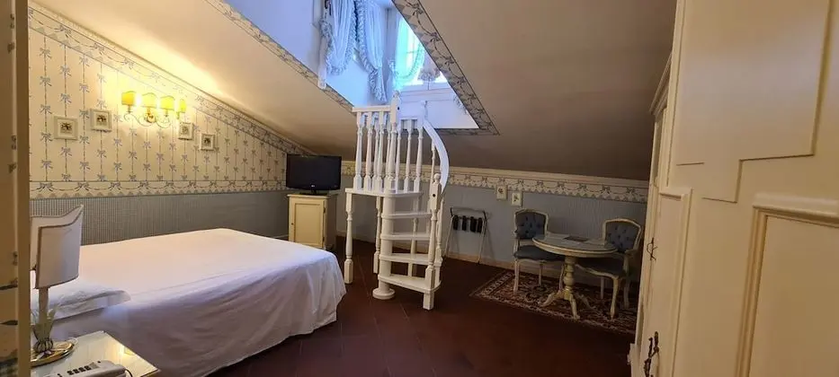 Classic Tek Büyük veya İki Ayrı Yataklı Oda