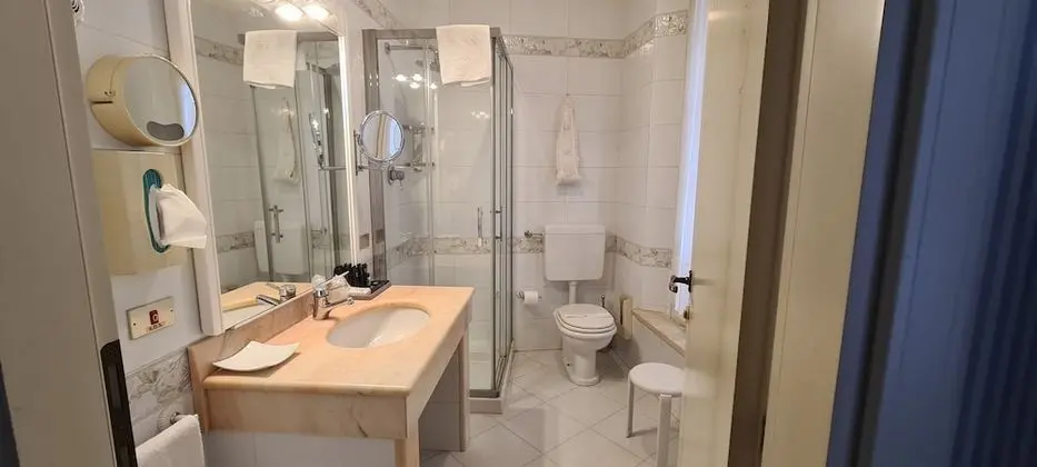 Classic Tek Büyük veya İki Ayrı Yataklı Oda