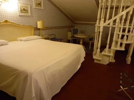 Classic Üç Kişilik Oda