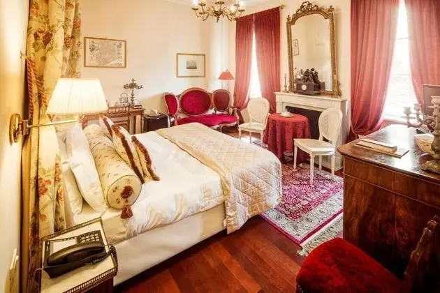 Romantic Tek Büyük Yataklı Oda