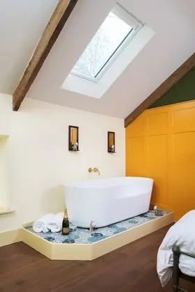 Luxury Kır Evi, Banyolu/Duşlu (The Duchy Barn)