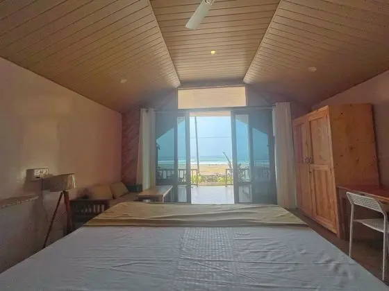 Oda, Deniz Manzaralı (Front Hut)