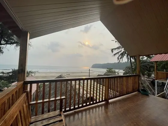 Oda (Sea View Hut Upstairs)