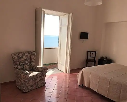 Basic Tek Büyük Yataklı Oda