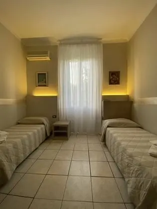Tek Büyük veya İki Ayrı Yataklı Oda