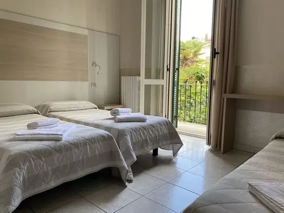 Üç Kişilik Oda