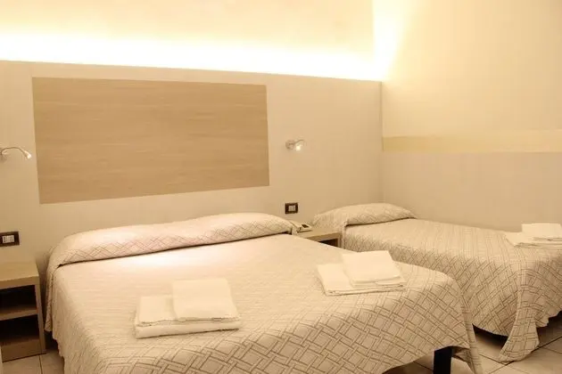 Üç Kişilik Oda