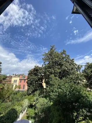 Üç Kişilik Oda