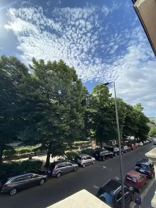 Üç Kişilik Oda