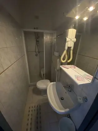 Üç Kişilik Oda
