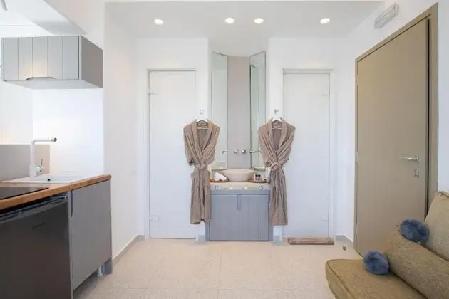 Deluxe Suite, Sea View (Sofa bed/single use)