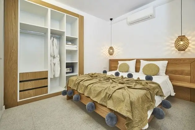 Exclusive Villa (Sofa bed/single use)