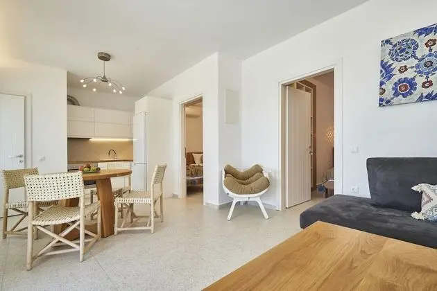 Exclusive Villa (Sofa bed/single use)