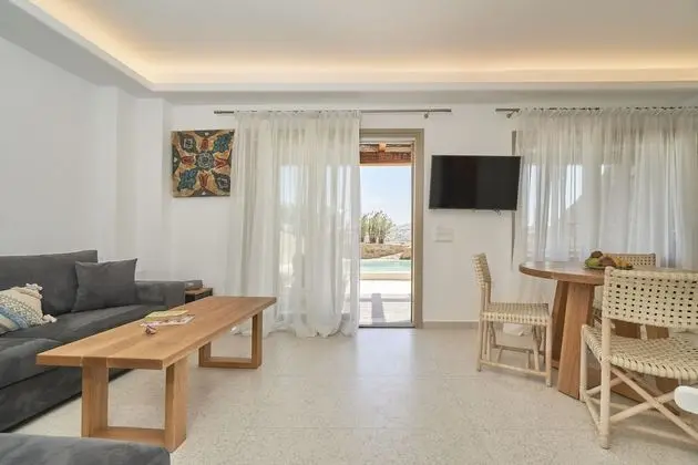 Exclusive Villa (Sofa bed/single use)