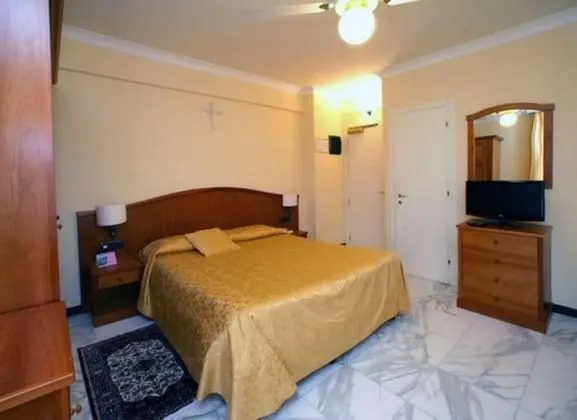 Classic Tek Büyük Yataklı Oda