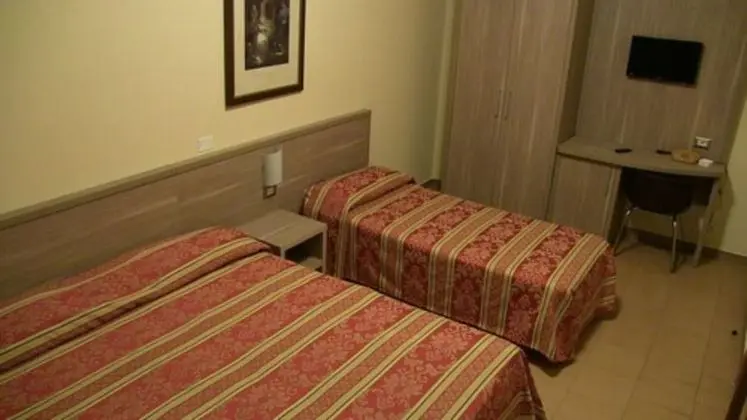 Standard Üç Kişilik Oda