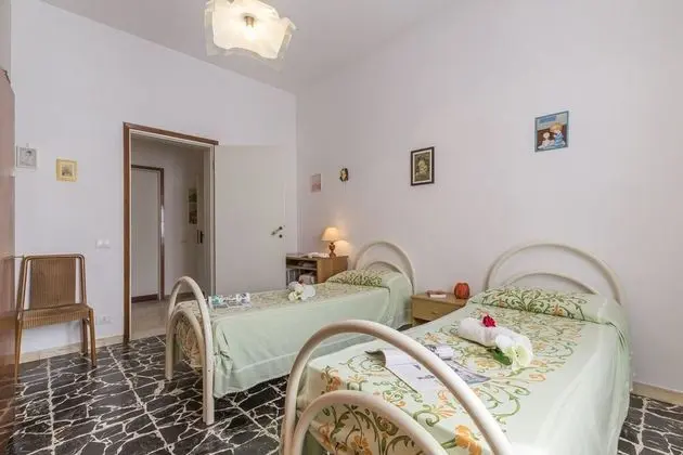 Family Apart Daire, Birden Çok Yatak, Bahçeli (Due Pini Stradella)