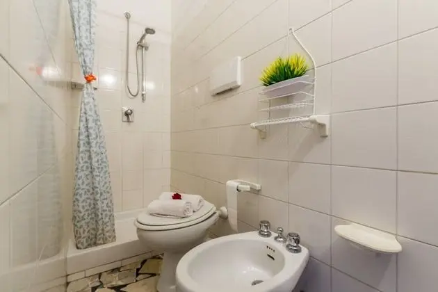 Family Apart Daire, Birden Çok Yatak, Bahçeli (Due Pini Stradella)