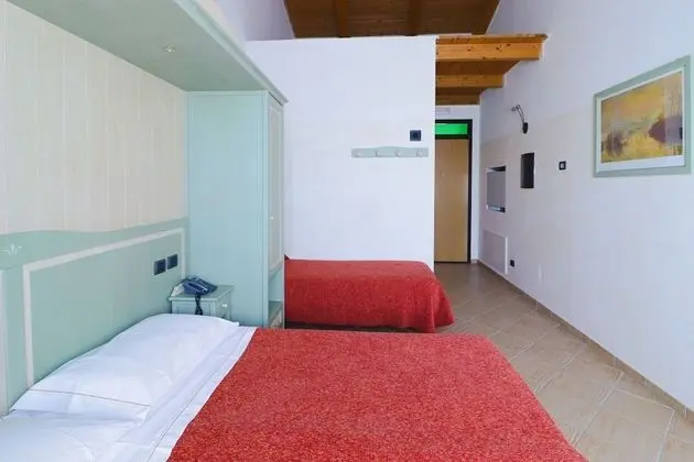 Büyük Yataklı Tek Kişilik Oda