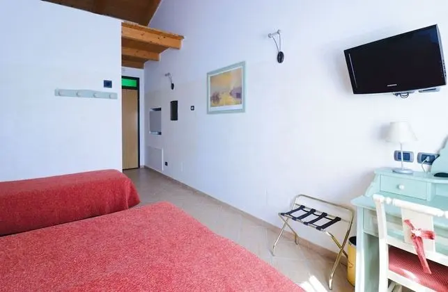 Büyük Yataklı Tek Kişilik Oda