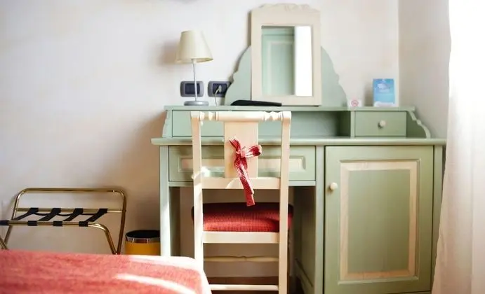 Büyük Yataklı Tek Kişilik Oda