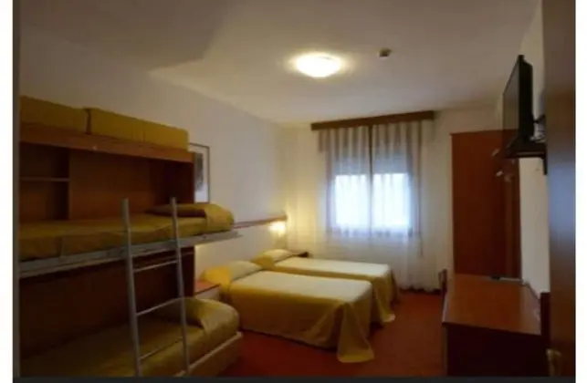 Dört Kişilik Oda