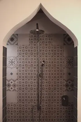 Luxury Tek Büyük Yataklı Oda, Balkon, Deniz Manzaralı