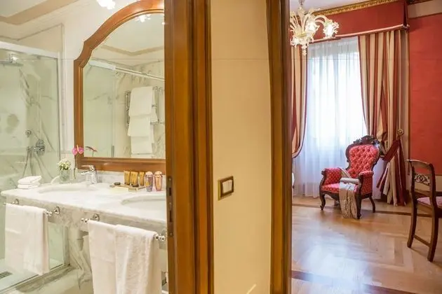 Classic Tek Büyük veya İki Ayrı Yataklı Oda