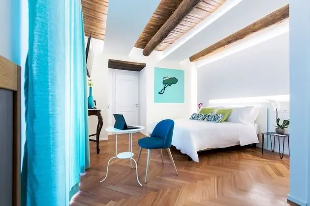 Deluxe Tek Büyük Yataklı Oda