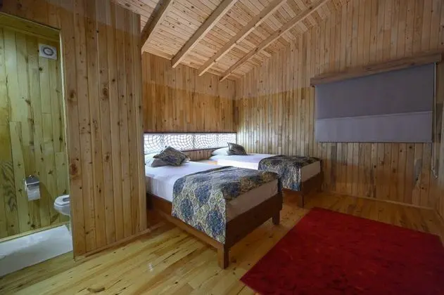 Suite, Kara veya Kısmi Deniz Manzaralı, Şömineli ve Jakuzili