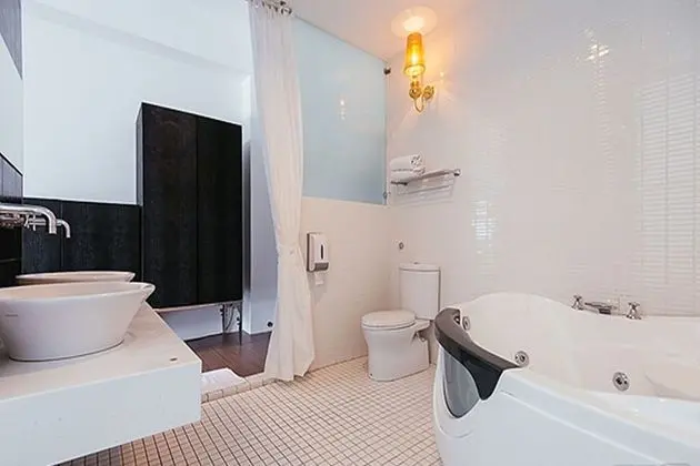 Premium Tek Büyük Yataklı Oda, 1 En Büyük (King) Boy Yatak, Sıcak Su Havuzu, Dağ Manzaralı
