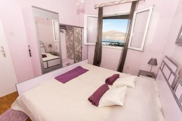 Apart Daire (Duga - beachfront & seaview - A1(4+1))