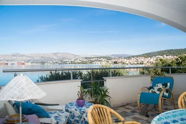 Apart Daire (Duga - beachfront & seaview - A1(4+1))