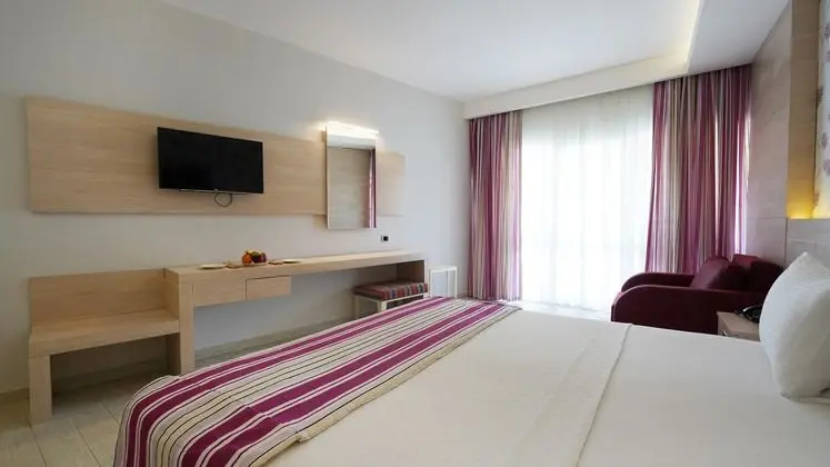 https://images.etstur.com/files/images/hotelImages/TR/209474/l/Duja-Bodrum-Oda-357044.jpg