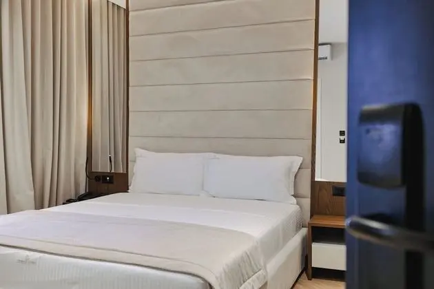 Tek Büyük Yataklı Oda, 1 Çift Kişilik Yatak