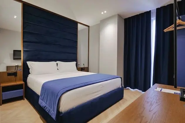 Tek Büyük Yataklı Oda, 1 Çift Kişilik Yatak