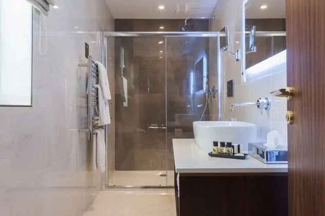 Deluxe Tek Büyük veya İki Ayrı Yataklı Oda, Sıcak Su Küveti, Şehir Manzaralı
