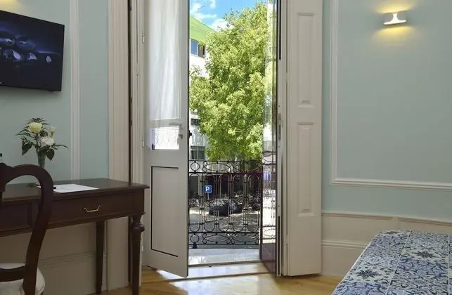 Superior Tek Büyük veya İki Ayrı Yataklı Oda, Teras, Bahçe Manzaralı