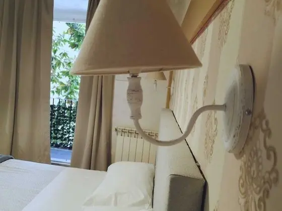 Classic Tek Büyük Yataklı Oda