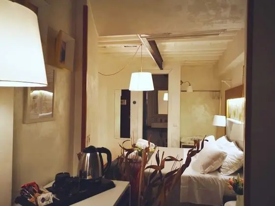 Classic Tek Büyük Yataklı Oda