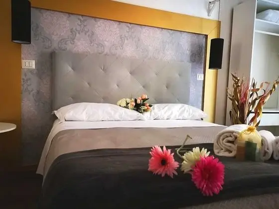 Classic Tek Büyük Yataklı Oda