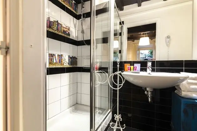 Classic Tek Büyük Yataklı Oda