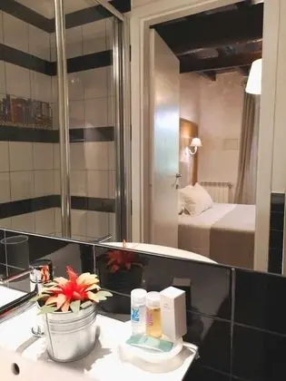 Classic Tek Büyük Yataklı Oda