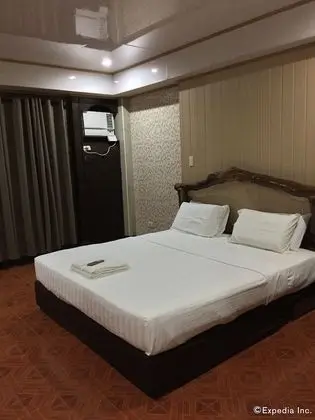 Executive Family Room