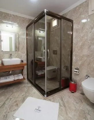 Deluxe Oda, Havuz Manzaralı, Balkonlu
