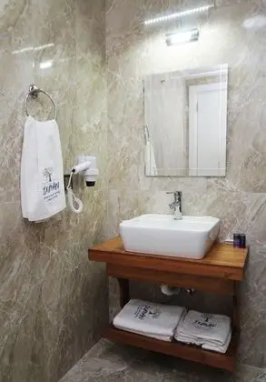 Deluxe Oda, Havuz Manzaralı, Balkonlu