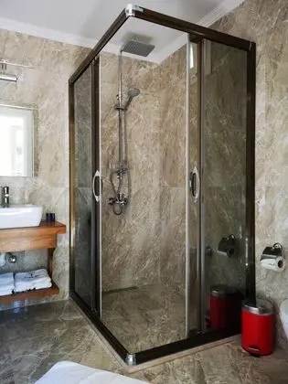 Deluxe Oda, Havuz Manzaralı, Balkonlu